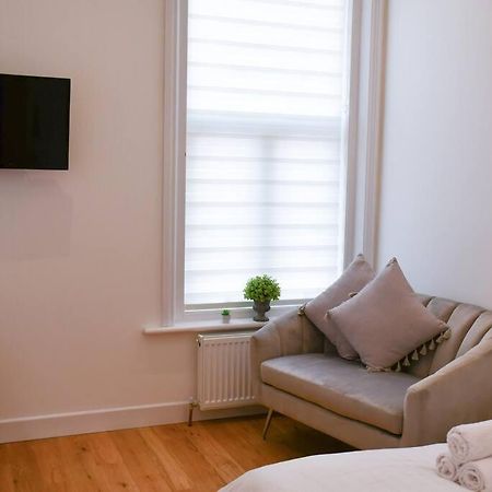 The Cosy Kove Apartment บอร์นมัธ ภายนอก รูปภาพ