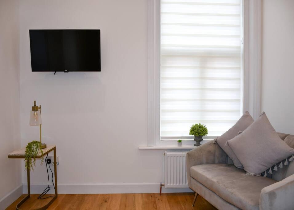 The Cosy Kove Apartment บอร์นมัธ ภายนอก รูปภาพ