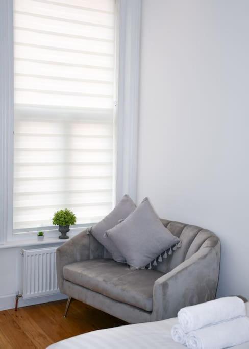 The Cosy Kove Apartment บอร์นมัธ ภายนอก รูปภาพ