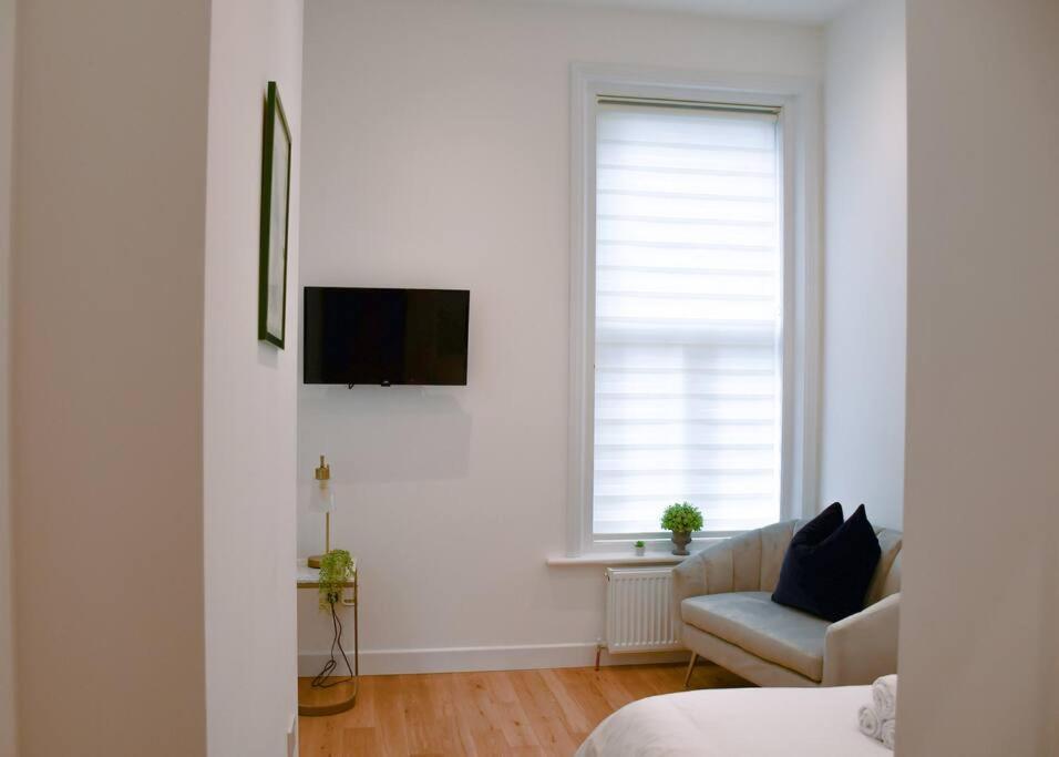 The Cosy Kove Apartment บอร์นมัธ ภายนอก รูปภาพ